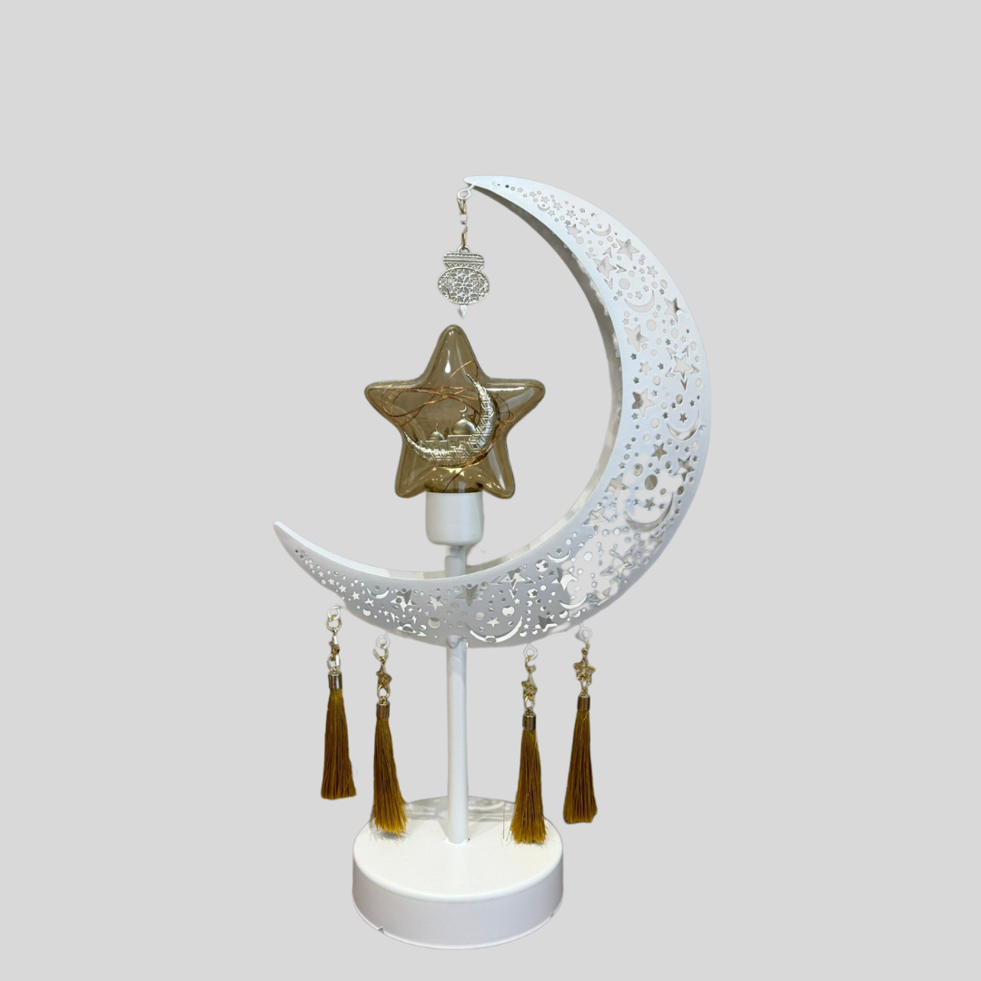 هلال رمضان مضيئ